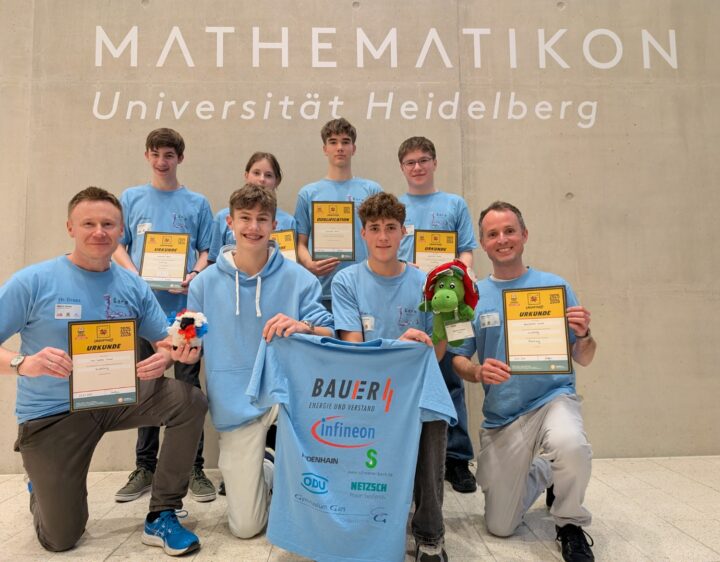 Mit 6 Urkunden zurück nach Gars: vlnr Coach Marco Grees, Kilian Söllner, Luca Folger, Melanie Rossek, Alexander Barth, Kilian Huber, Kilian Achterling und Coach Tobias Bauer